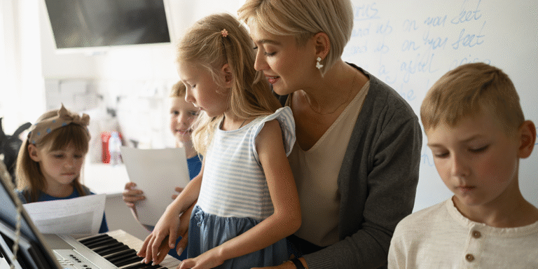 Leia mais sobre o artigo O Ensino de Música no Ensino Fundamental e sua Importância para a Formação do Cidadão na Sociedade Contemporânea.